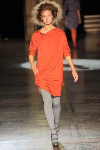 Look 24